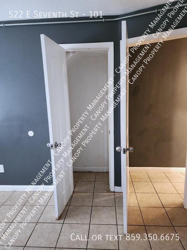 Building Photo - 522 E Seventh St-101