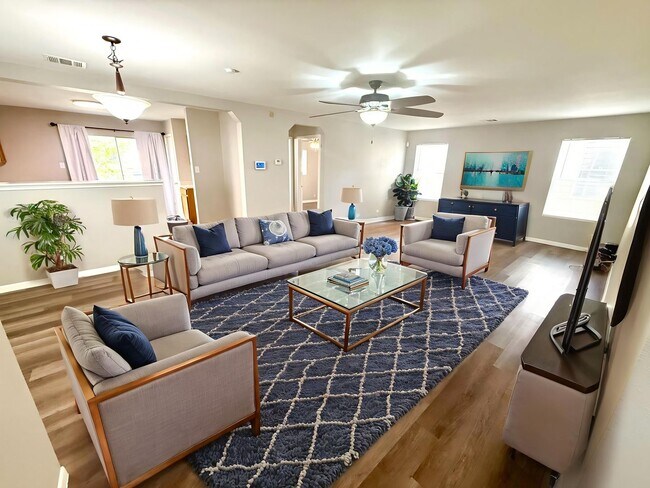 Building Photo - **MOVE-IN SPECIAL** AVAILABLE NOW! Two Sto...