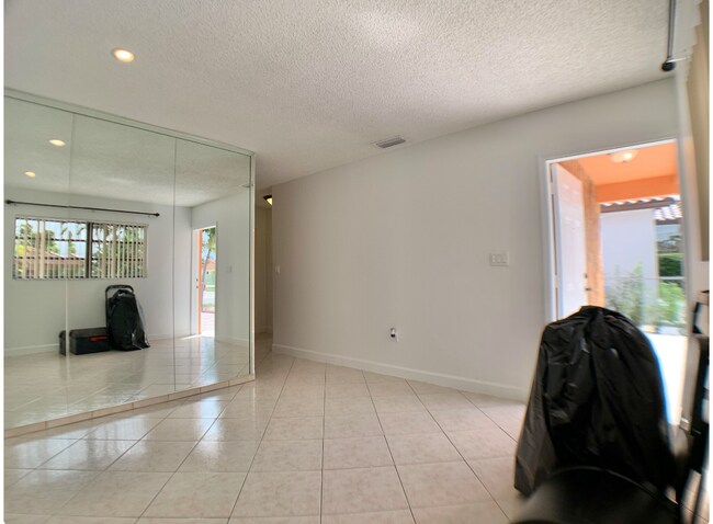 Building Photo - 6411 W 22nd Ct