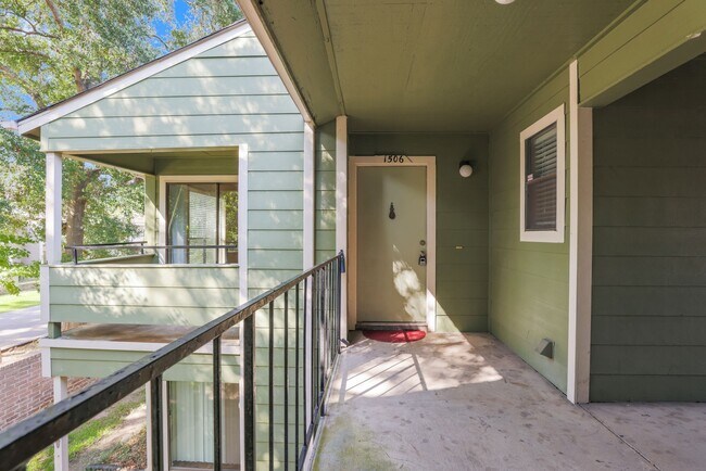 Foto del edificio - 14777 Wunderlich Dr