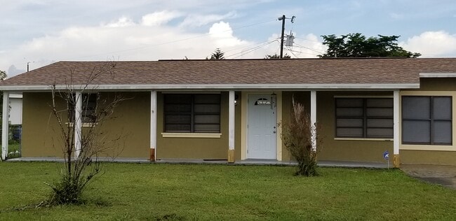 Foto del edificio - 2251 E 8TH ST