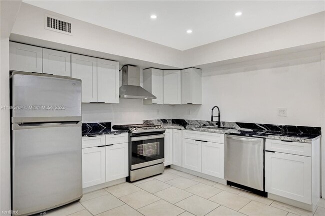 Building Photo - 4 br, 3 bath House - 50 NE 132nd Ter