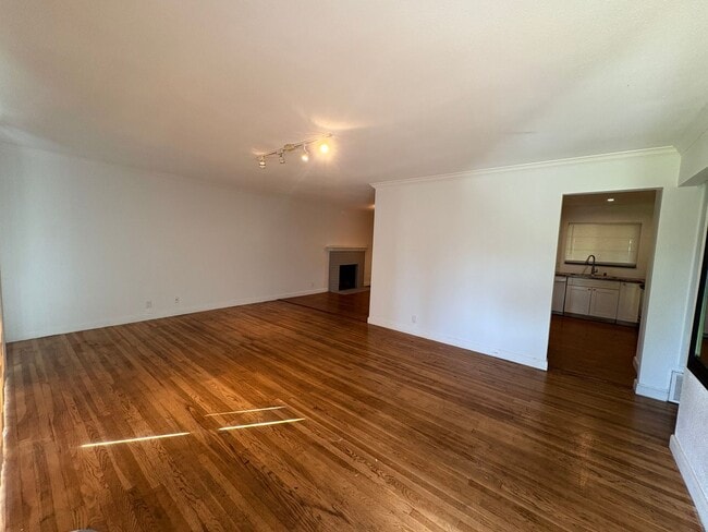 Building Photo - 8937 Talisman Dr