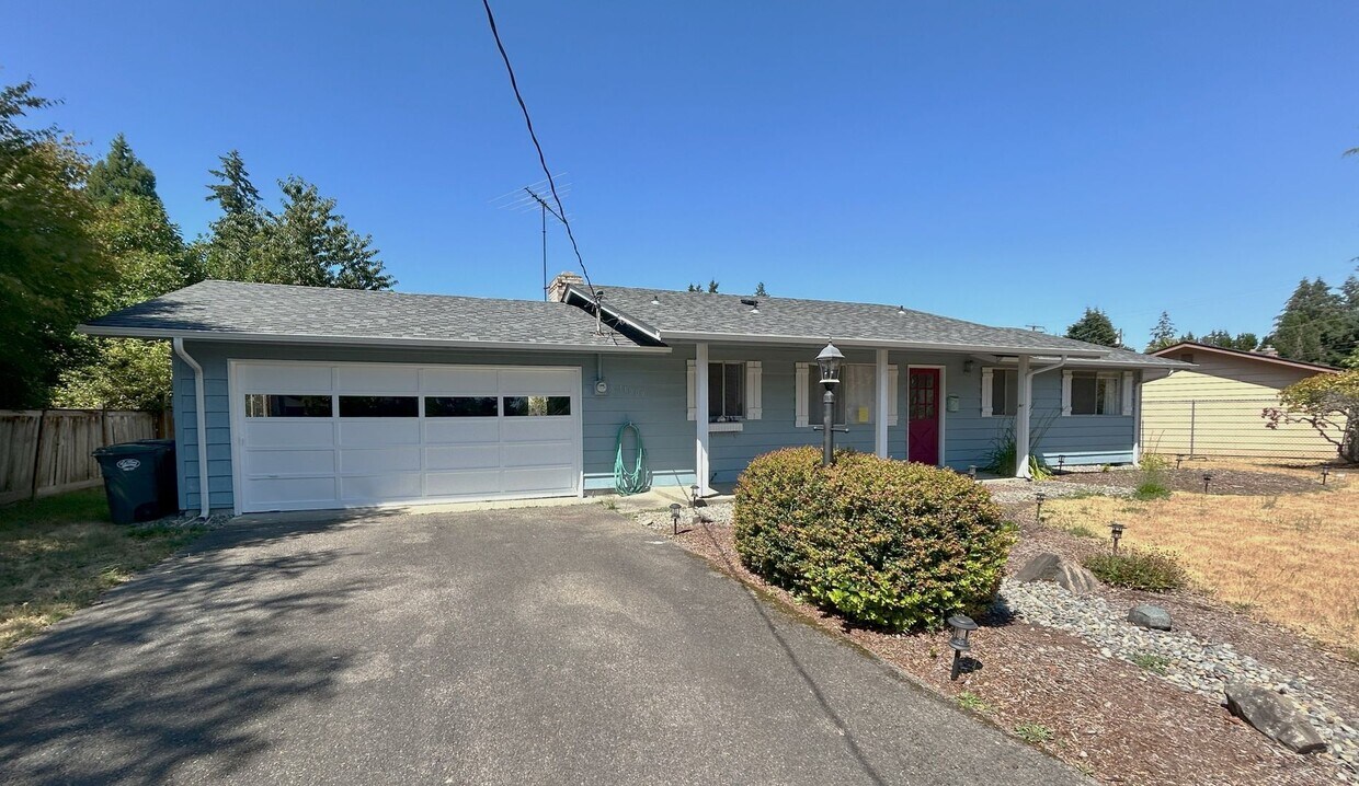 Primary Photo - Comfortable 3 bed, 1 bath in the heart of ...