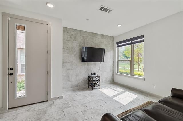 Building Photo - 501 Harmon Dr