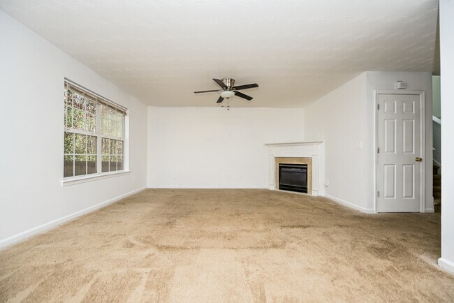 Building Photo - Bright Stockbridge Home