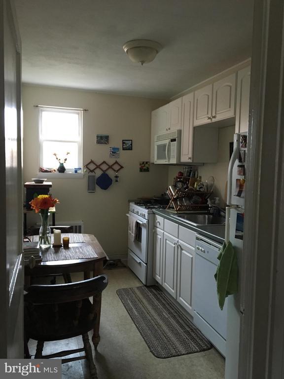 Foto del edificio - 1245 W 37th St