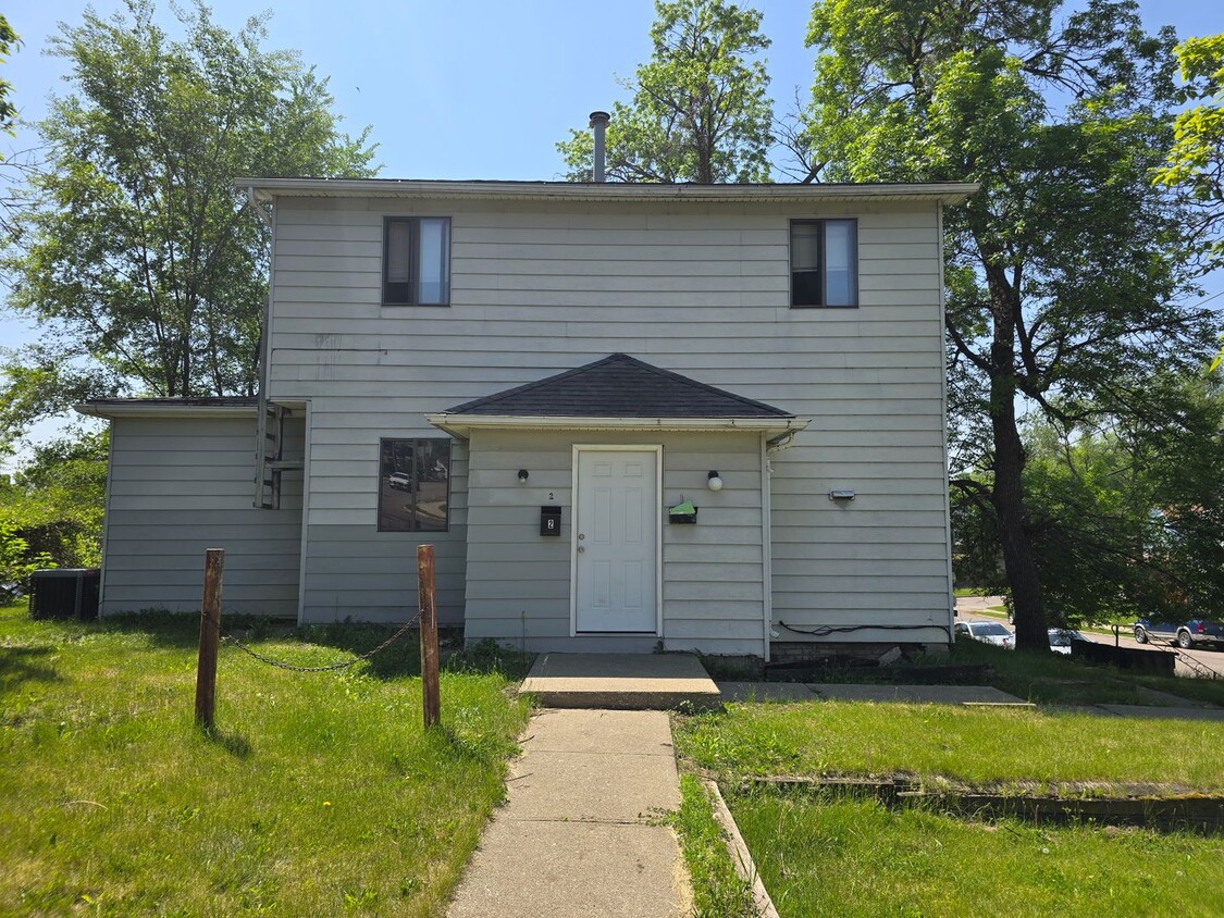 Primary Photo - RENT SUX - 1310 COURT ST