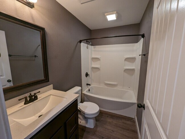 Building Photo - 480 8th Duplex