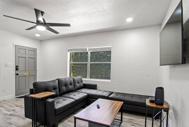 Foto del edificio - 1422 Dauphin Ln