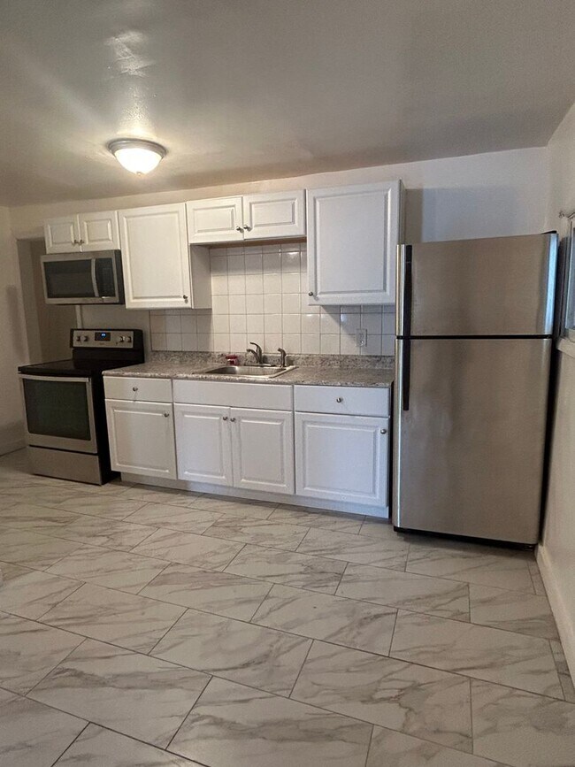 Building Photo - 140 N. 7th Street