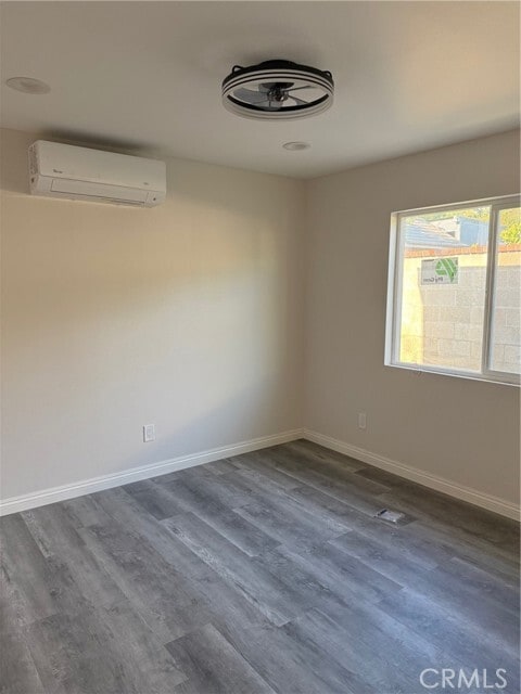 Foto del edificio - 1330 S Feather St