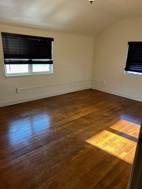 Foto del edificio - 1409 Woodlawn Ave