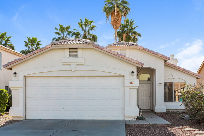 Building Photo - 867 E Morelos St