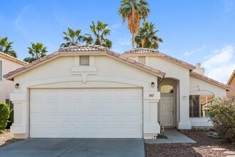 Building Photo - 867 E Morelos St