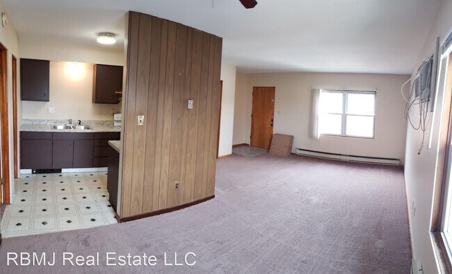 Building Photo - 6924 Columbia Ave