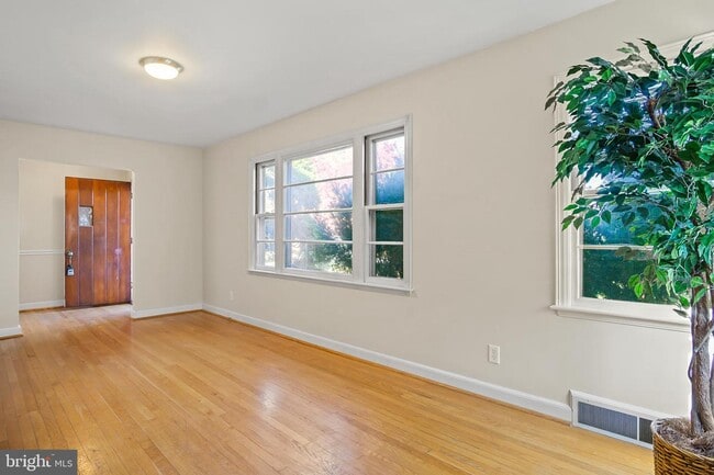 Foto del edificio - 18729 Briarwood Dr