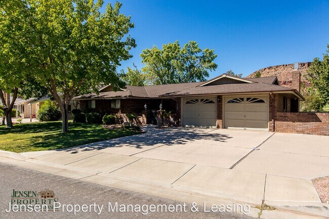 Building Photo - 3 br, 2 bath House - 1150 Wesley Powell
