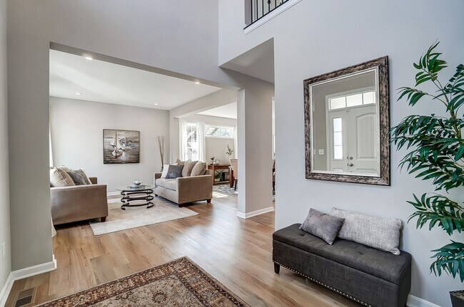 Building Photo - Spacious 4 bedroom house in cul de sac