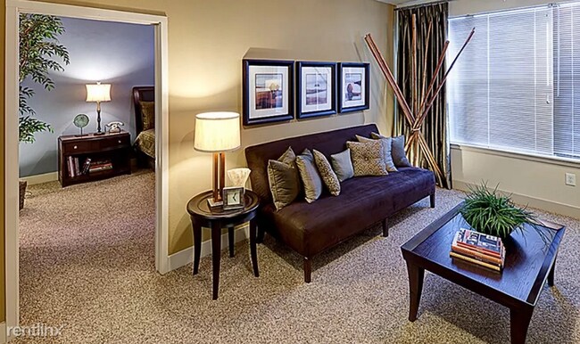 Foto del edificio - 1 br, 1 bath Apartment - 505 Pecan St 736