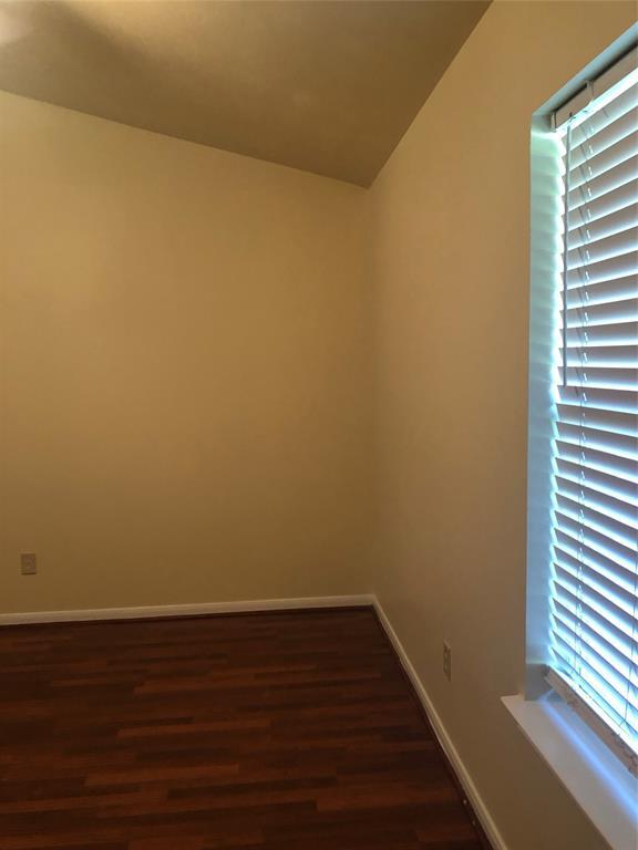 Foto del edificio - 5329 Tallowwood Terrace