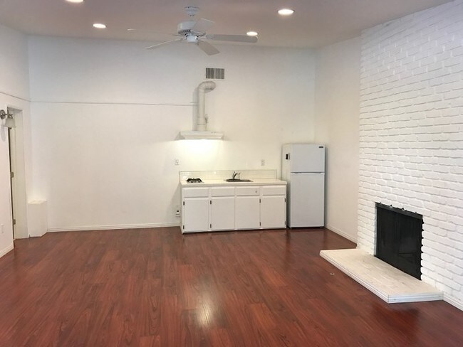 Foto del edificio - 5909 Lockhurst Dr