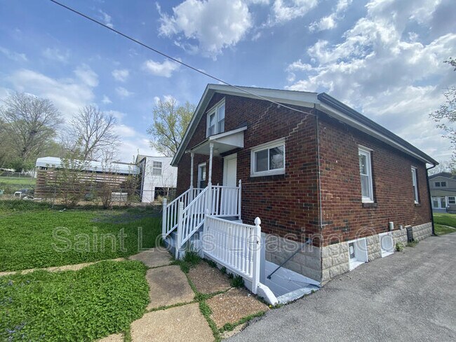 Foto del edificio - 3215 Airway Ave