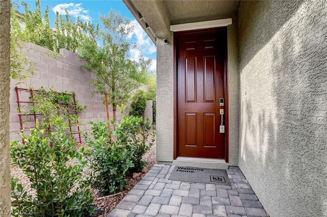 Foto del edificio - 7586 Lush Oasis Ave.