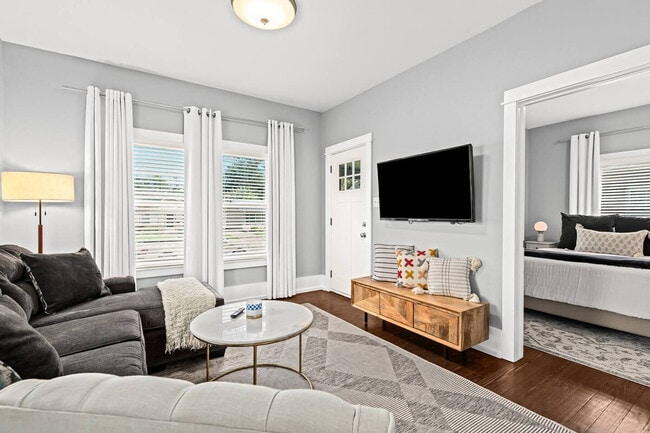 Building Photo - 818 Etowah Ave