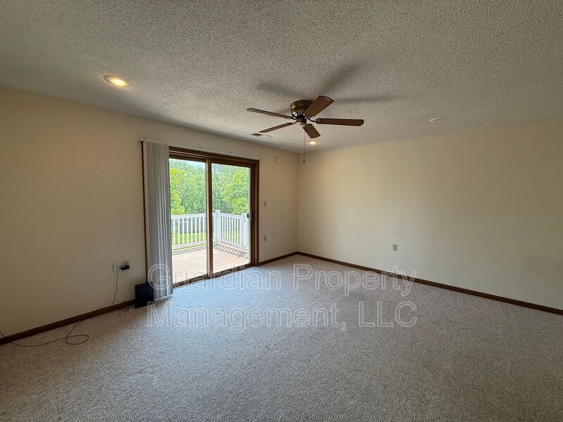 Foto principal - 1645 N Country Club Rd