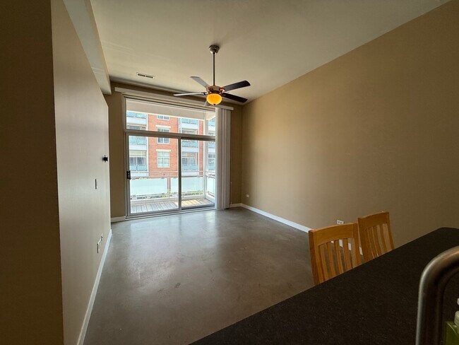 Foto del edificio - 949 W Madison St