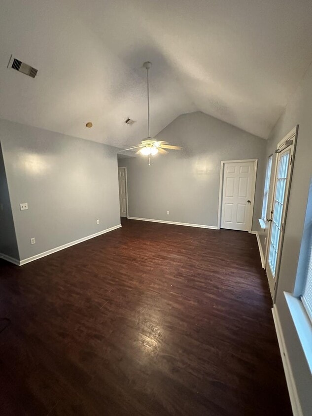 Building Photo - 143 Thomkin Dr