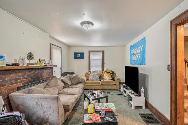 Foto del edificio - 335 Packard St