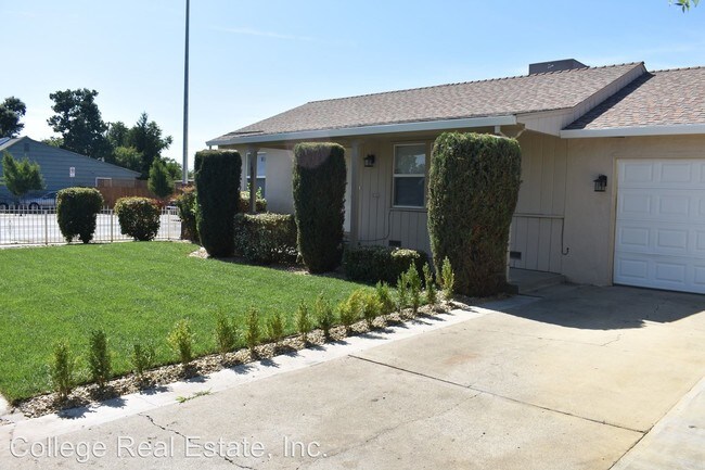 Foto del edificio - 2 br, 1 bath House - 103 E. Barrymore St.