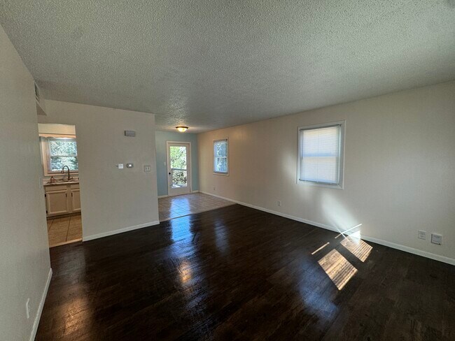 Living area - 205 Wellons Dr