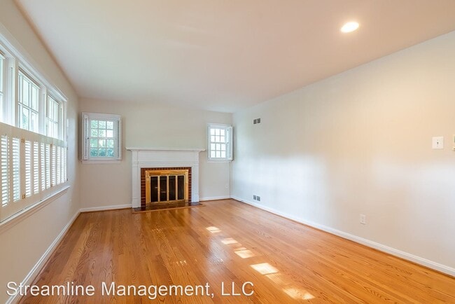 Building Photo - 3 br, 2.5 bath House - 6400 Ruffin Road
