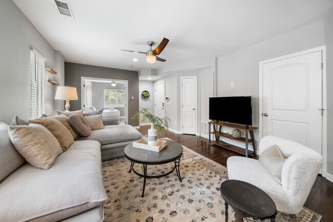 Foto del edificio - 2201 Reading Rd