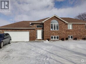 Building Photo - 753 Point Pelee Dr