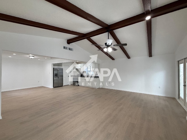 Foto del edificio - 8007 Lake Forest Dr