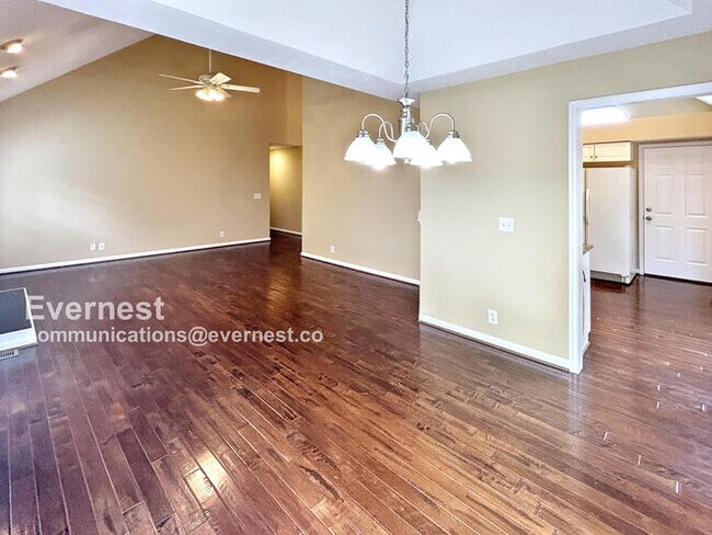 Foto del edificio - 6752 Sugar Hill Dr