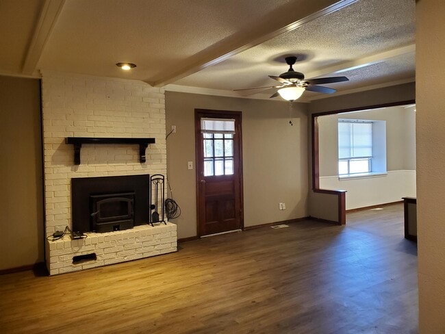 Building Photo - 2844 Sunnybrook Ln
