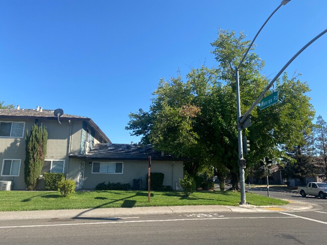 Foto del edificio - 5984 Walerga Rd