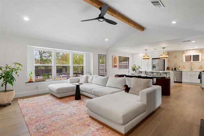 Foto del edificio - 3808 Leafield Dr