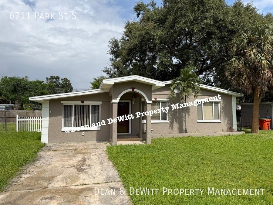 Foto principal - 6711 Park St S
