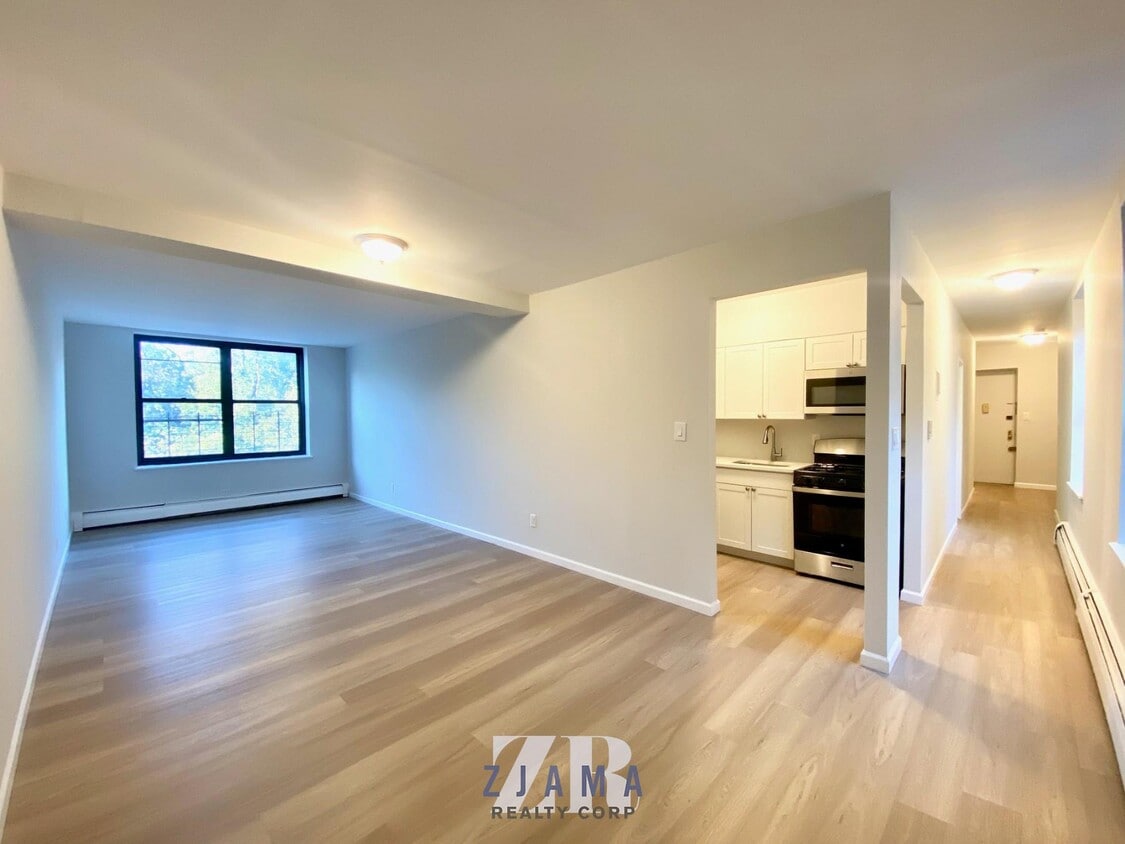 Primary Photo - 152 Parkside Ave