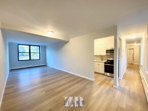 Building Photo - 152 Parkside Ave