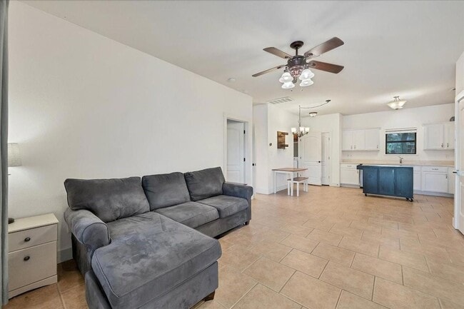 Foto del edificio - 15102 Bowling Ln