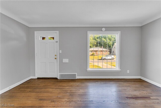 Foto del edificio - 2703 Hearthstone Rd
