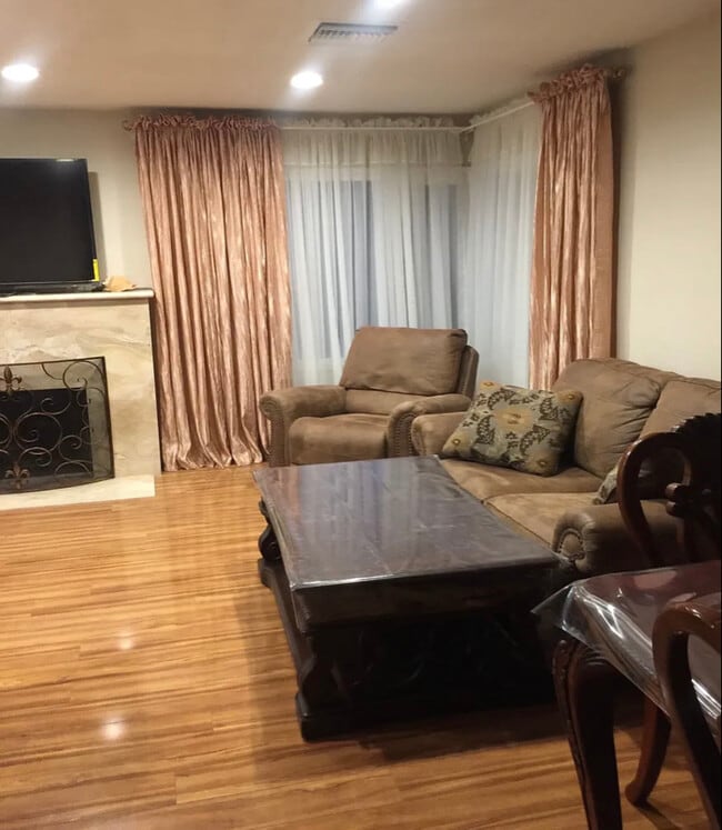 Photo - 3637 N G St House