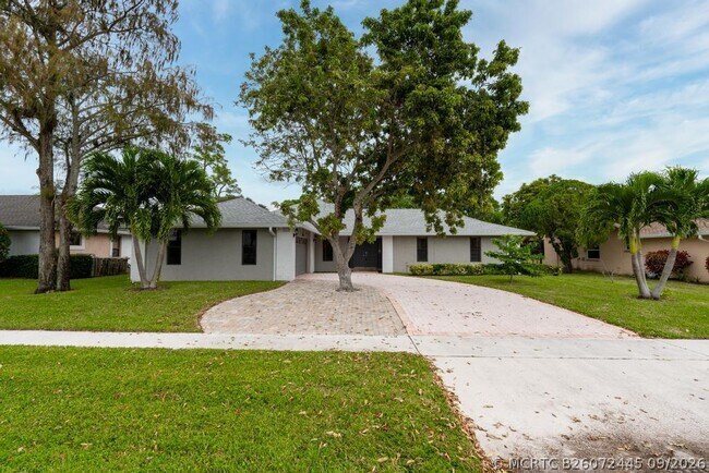 Building Photo - 13575 Columbine Ave